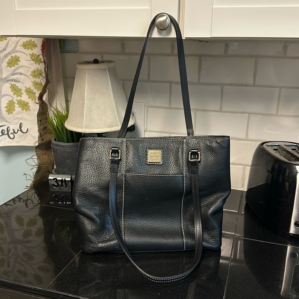 Beautiful Dooney and Bourke leather purse!